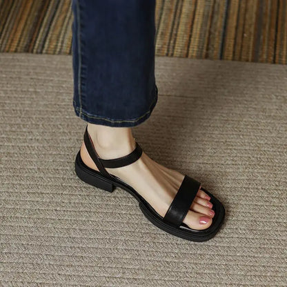 しなやかレザーストラップサンダル