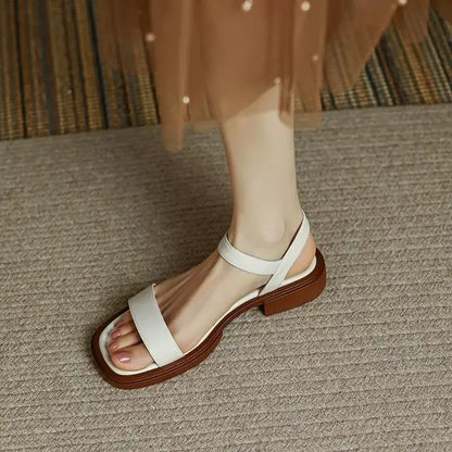 しなやかレザーストラップサンダル