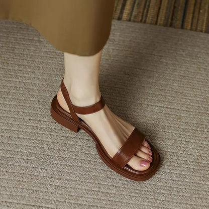 しなやかレザーストラップサンダル